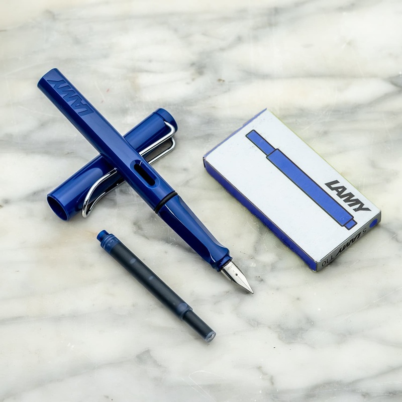 Lamy Safari Blue Fountain Pen Gift Set With Blue Ink Cartridges