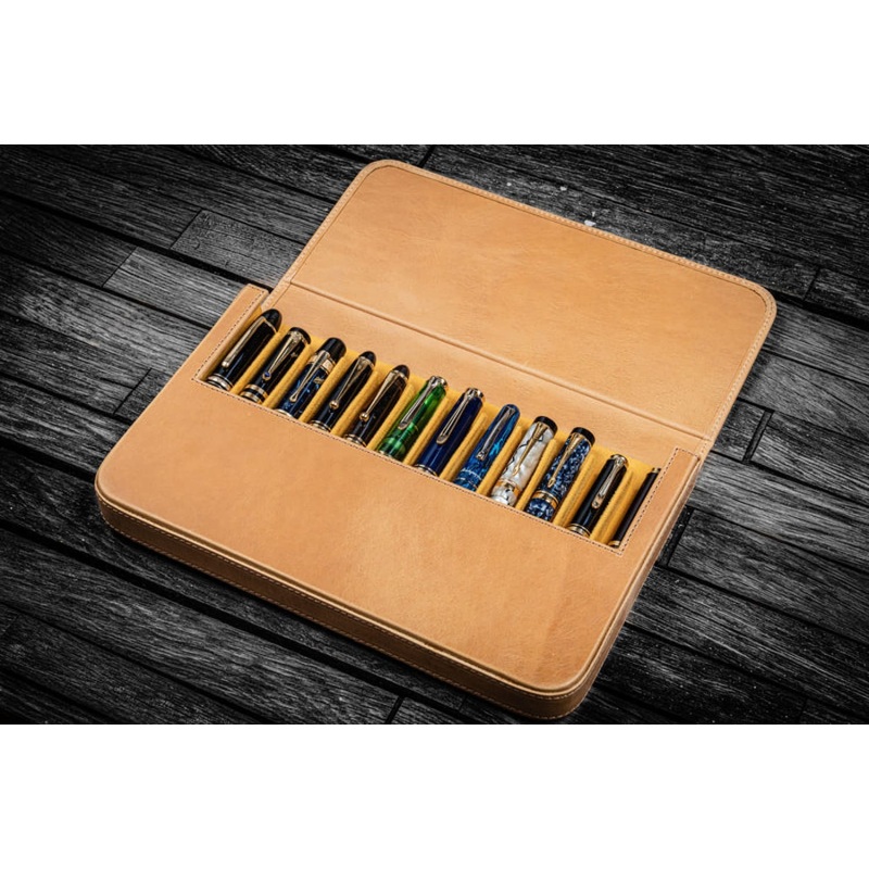 Galen Leather Magnum Opus 12 Slots Hard Pen Case in Crazy Horse Honey Ochre