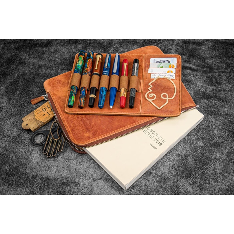 Galen Leather Zippered Writer's Bank Bag in Crazy Horse Tan