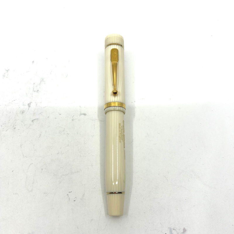 Conway Stewart Churchill White Striped Fountain Pen