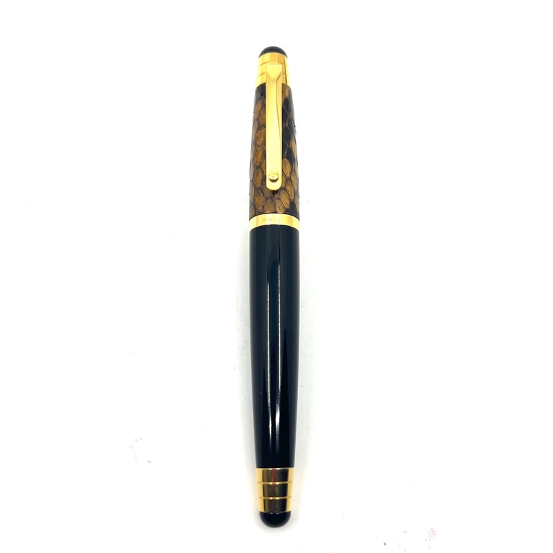 Signum (Italy)  Black/Cocoa Python Skin Fountain Pen