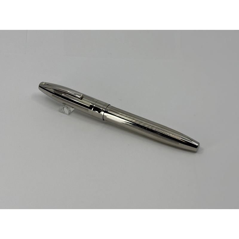 Sheaffer Legacy II Fountain Pen - Platinum-Plated Etched  Vertical Line Design - Fine 18kt Gold Nib