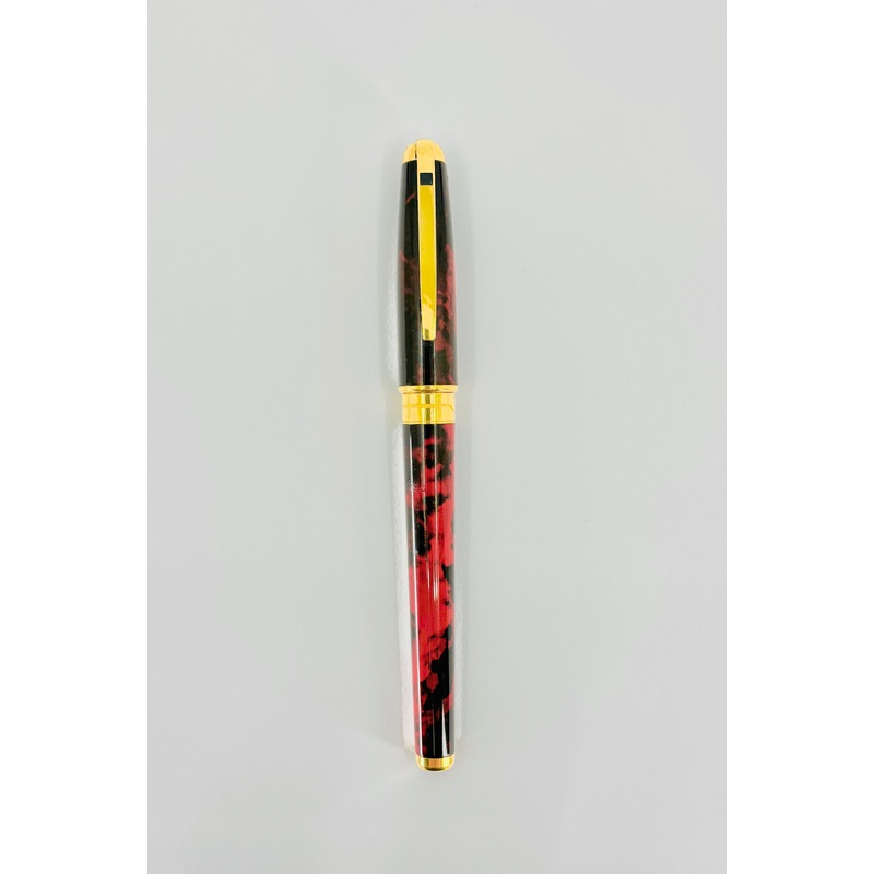 DuPont Orpheo Red/Black Lacquer Fountain Pen