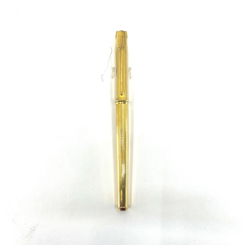 Elysee Parthenon Fountain Pen with Gold-Plated  Vertically Etched Body  - Medium 18kt Gold Nib